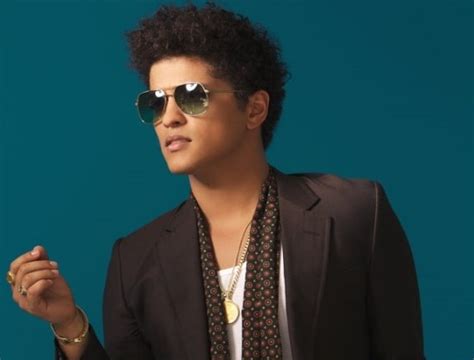 Watch the video for When I Was Your Man from Bruno Mars's Unorthodox Jukebox for free, and see the artwork, lyrics and similar artists. ... “When I Was Your Man” is a soulful piano ballad about a pre-fame heartbreak as he regrets a girl that he let get away, expressing his earnest hope that her new man is giving her all the love and ...